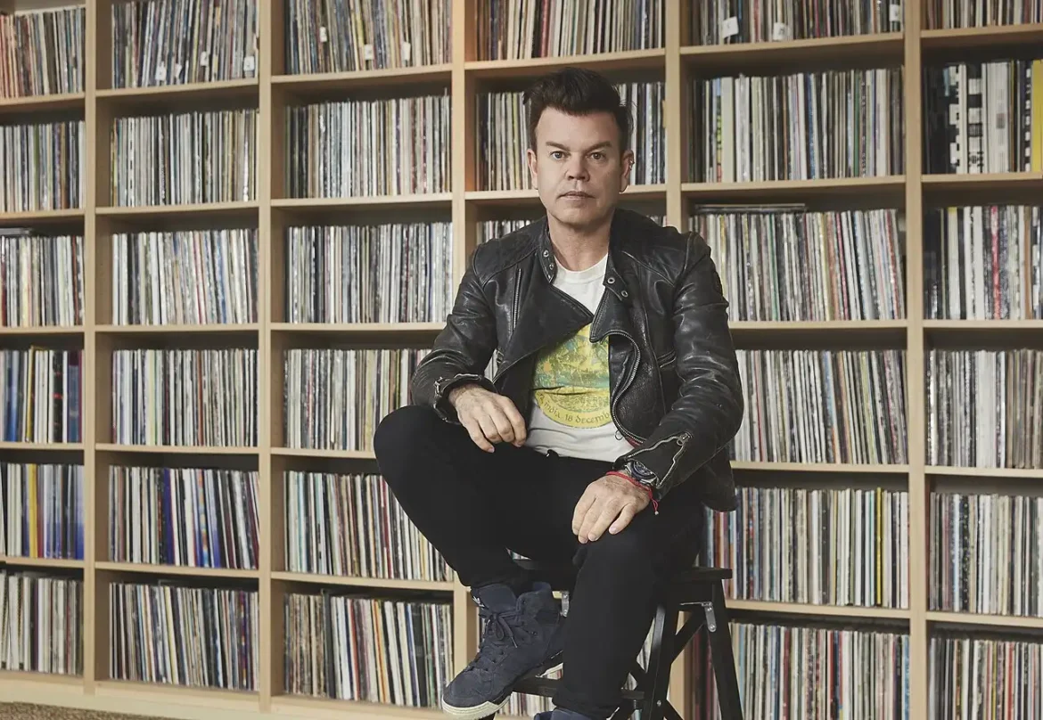 Photo © Oliverrowles - Paul Oakenfold pour l’album "Shine On" (2021)