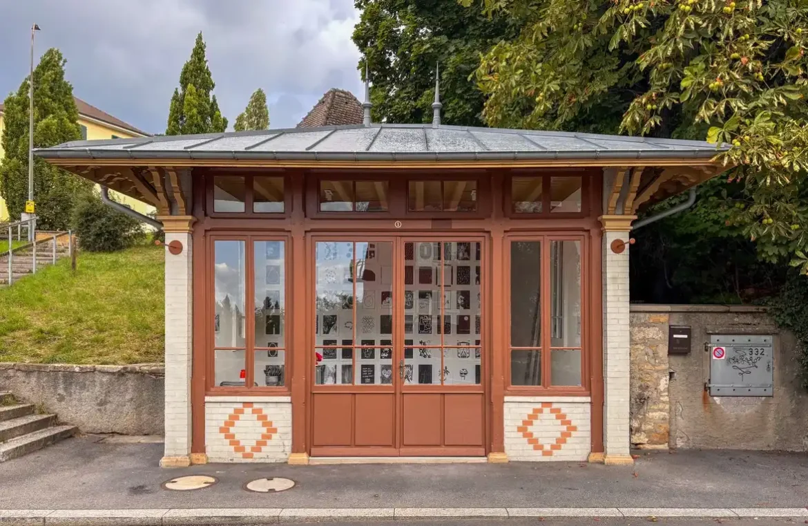 Palais Galerie abri Tramway des Saars Neuchâtel