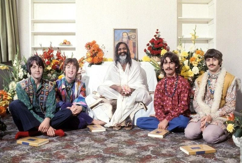 Les Beatles à Rishikesh avec Maharishi Mahesh Yogi (1967)